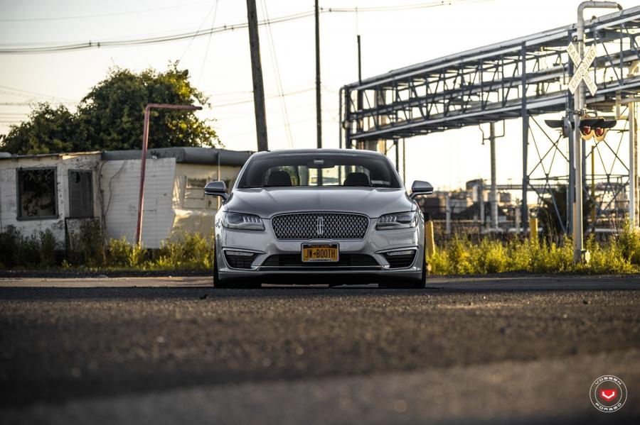  Lincoln MKZ on Vossen Wheels (CG-203) 2017 года  (фото 9 из 30)